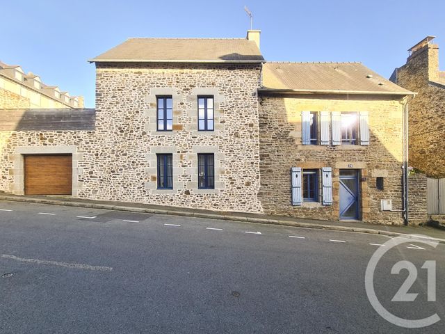 maison à vendre - 7 pièces - 176.0 m2 - FOUGERES - 35 - BRETAGNE - Century 21 Dréano Immobilier